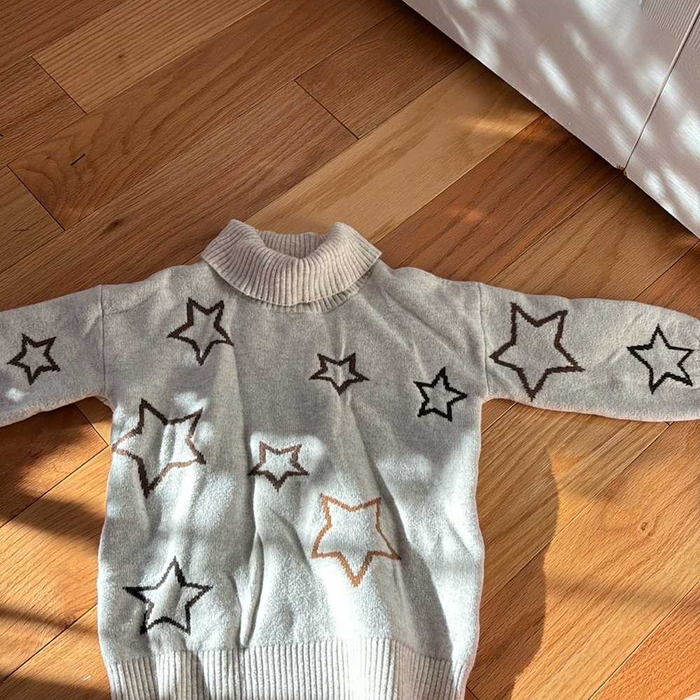 Gap star sweater, size 3t, thick warm material